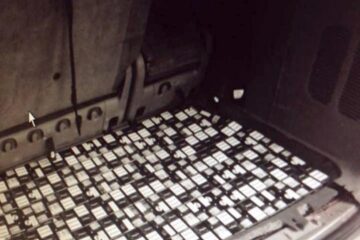 Țigările erau ascunse în portbagaj și sub scaune