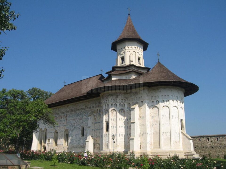 Contractul de finanțare cu 5 milioane de euro a restaurării Mănăstirii Probota a fost semnat miercuri Contractul de finanțare cu 5 milioane de euro a restaurării Mănăstirii Probota a fost semnat miercuri