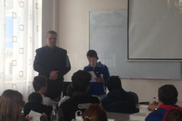 Ziua Națională de Comemorare a Holocaustului, marcate la Școala Gimnazială ”George Voevidca” Câmpulung Moldovenesc