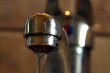 Apa rece va fi oprită luni pe cinci străzi din municipiul Suceava