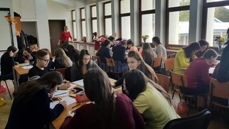 Studenți și elevi, la concursul organizat de Ziua Hispanității la USV Ziua Hispanității Studenți și elevi, la concursul organizat de Ziua Hispanității la USV Ziua Hispanității