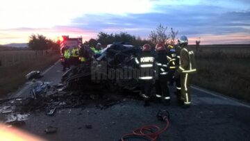 Șoferul care a pătruns pe contrasens a murit sfârtecat în mașina distrusă complet