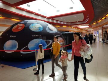 Peste 1.000 de copii au învățat în weekend la „Școala Planetelor”