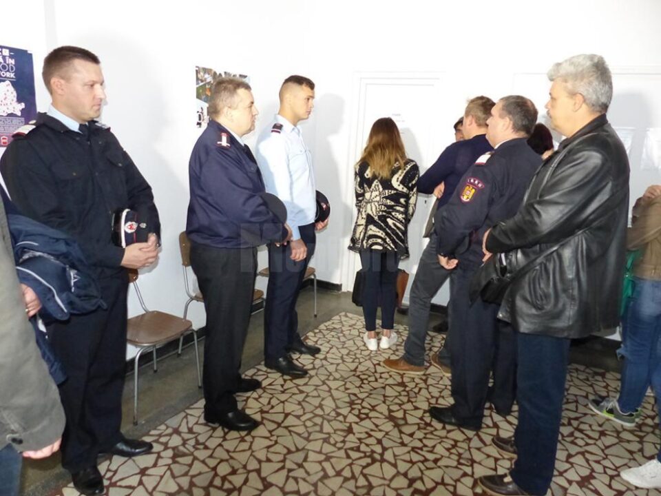 Angajații ISU Suceava au venit să doneze sânge de la primele ore ale dimineții