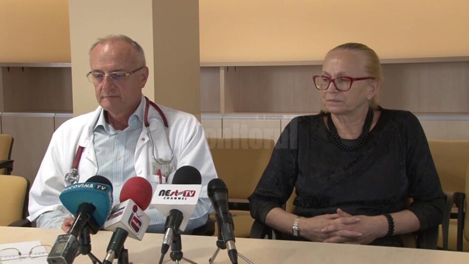 Purtătorul de cuvânt al Spitalului de Urgență, dr. Mihai Ardeleanu, și directorul medical, dr. Doina Ganea Motan Purtătorul de cuvânt al Spitalului de Urgență, dr. Mihai Ardeleanu, și directorul medical, dr. Doina Ganea Motan