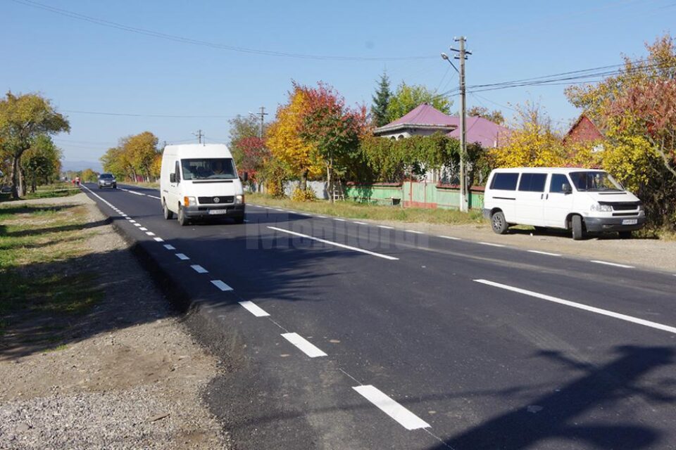 Pericol mare de accidente pe drumul Gura Humorului-Fălticeni, din cauza diferențelor de nivel