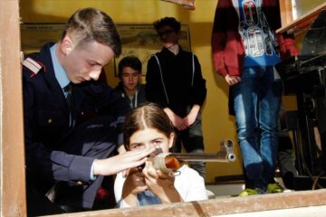 Invitații au experimentat pentru o zi viața de licean militar FOTO Laurentiu Sbiera