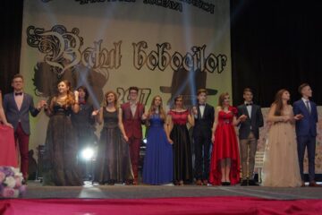 Colegiul „Spiru Haret” și-a ales cei mai frumoși boboci într-un spectacol de muzică, dans și umor de calitate