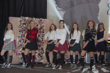 Colegiul „Spiru Haret” și-a ales cei mai frumoși boboci într-un spectacol de muzică, dans și umor de calitate