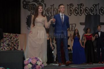 Colegiul „Spiru Haret” și-a ales cei mai frumoși boboci într-un spectacol de muzică, dans și umor de calitate