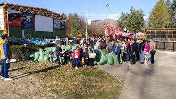 Peste 12.000 de voluntari la acțiunea de curățenie „Let's Do It Suceava”