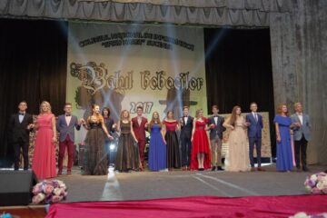 Colegiul „Spiru Haret” și-a ales cei mai frumoși boboci într-un spectacol de muzică, dans și umor de calitate