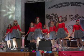 Colegiul „Spiru Haret” și-a ales cei mai frumoși boboci într-un spectacol de muzică, dans și umor de calitate
