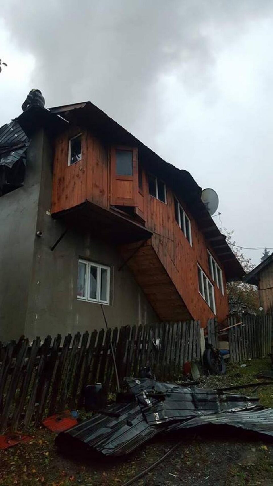 Incendiu la o casă din comuna Șaru Dornei