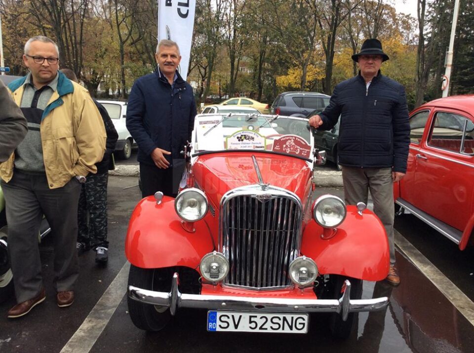 Automobilul Singer, marcă englezească, o mașină cabrio fabricată în anul 1952, unică în România Automobilul Singer, marcă englezească, o mașină cabrio fabricată în anul 1952, unică în România