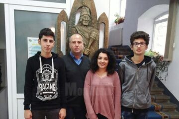 Echipa AstroRovers trebuie să construiască un robot de mici dimensiuni care să simuleze o explorare planetară