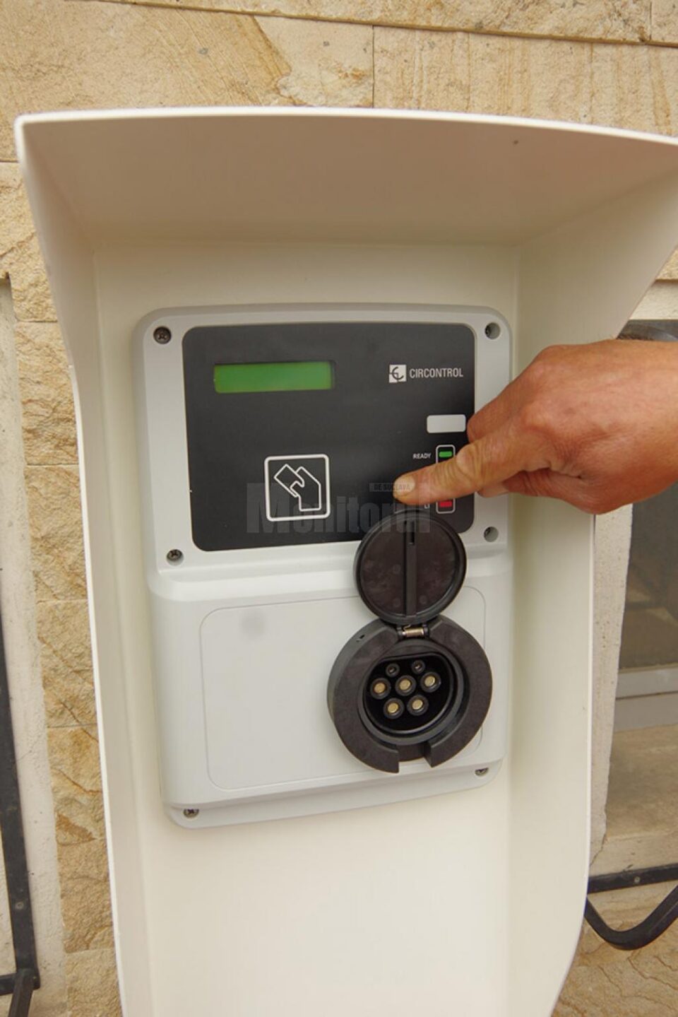 Stație de încărcare a mașinilor electrice