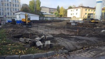 Șantierul pentru amenajarea noii parcări la spital