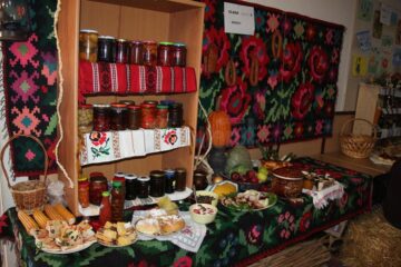 „Cămara bunicii”, un eveniment-sărbătoare la Școala Gimnazială „Mihai Eminescu” Bănești