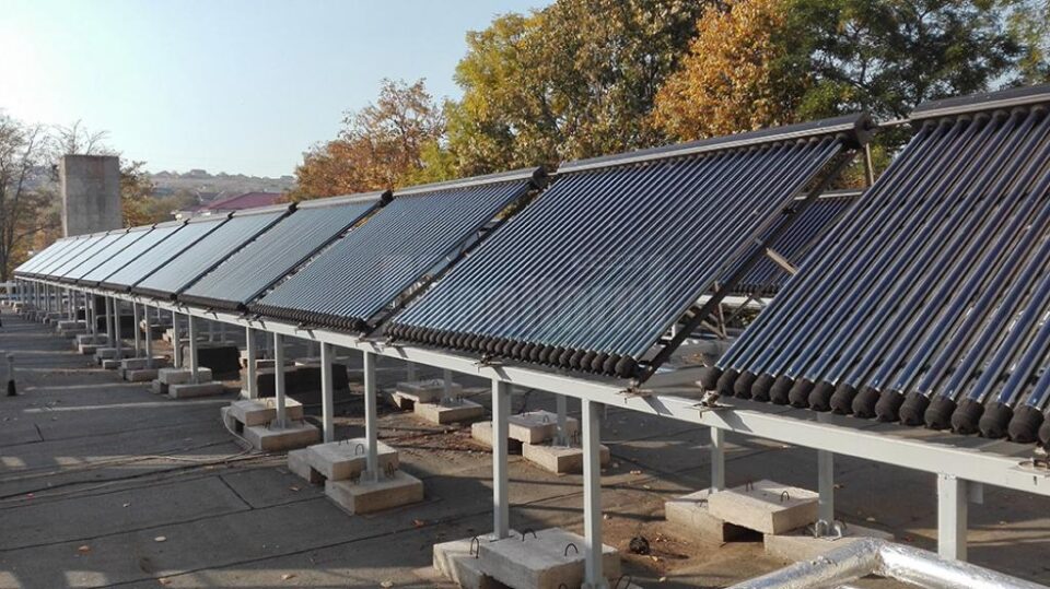 Sistem de panouri solare la Vaslui