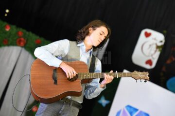 Colegiul Național „Petru Rareș” și-a celebrat bobocii în Țara Minunilor