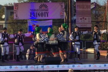 Ansamblul „Florile Bucovinei” în Slovacia