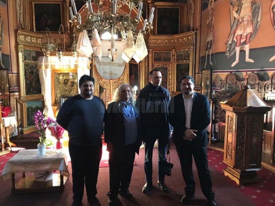 Oliver Mark la biserica din Fălticeni