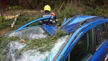Vijelia de ieri a afectat circulația rutieră în zona de munte și a lăsat localități fără curent electric