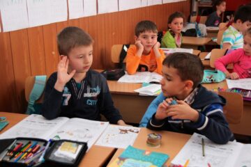 Elevii și preșcolarii se bucură de o săptămână de vacanță