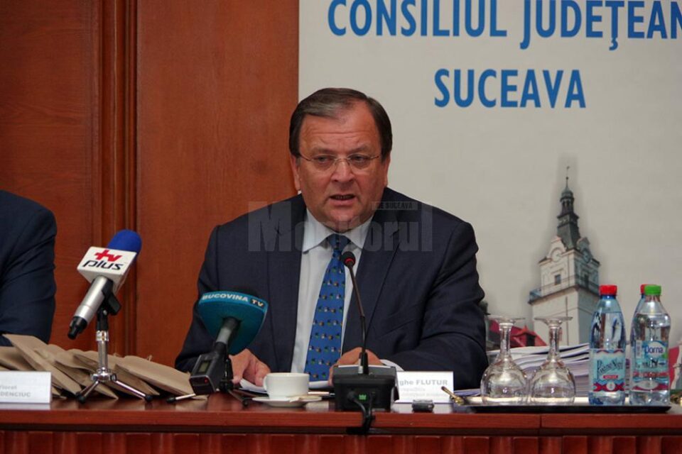 Președintele Consiliului Județean Suceava, Gheorghe Flutur, vrea ca depozitele temporare de deșeuri să fie închise în actualele locații
