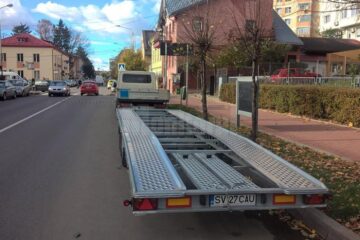 Autovehiculul și platforma ocupă mai multe locuri de parcare