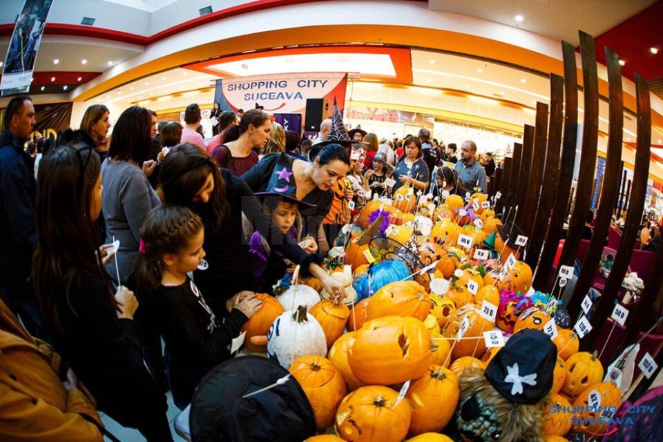 Carnavalul Toamnei la Shopping City Suceava
