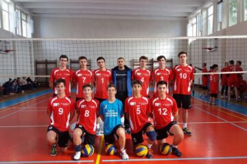 Echipa de volei cadeți CSȘ Nicu Gane din Fălticeni, pregătită de antrenorul Marius Stan