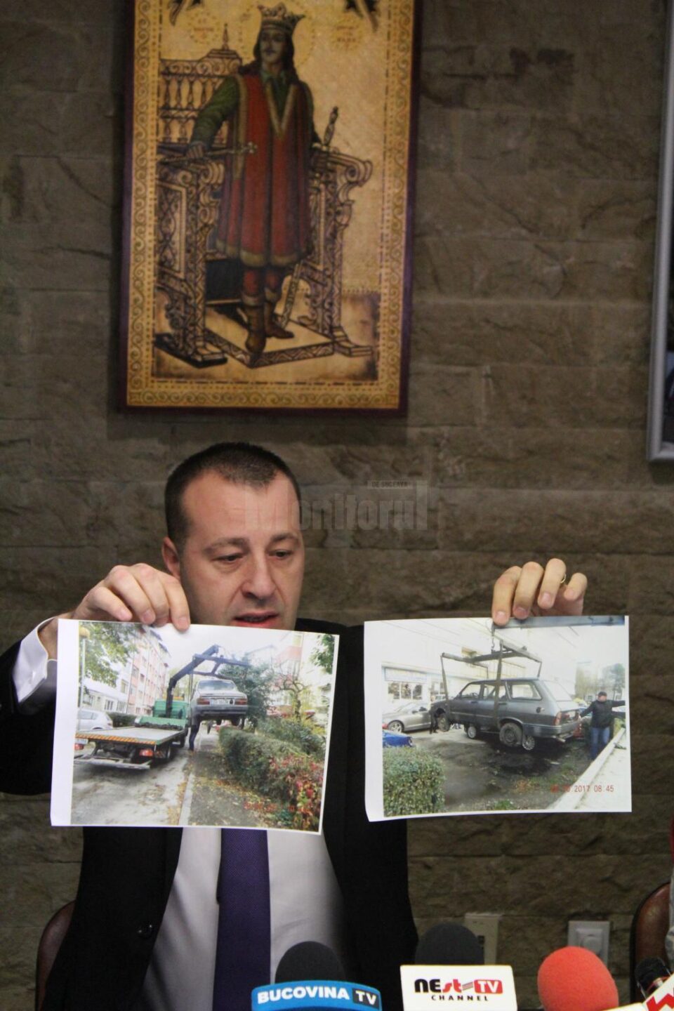 Viceprimarul Lucian Harsovschi a prezentat cazuri de masini abandonate pe domeniul public Viceprimarul Lucian Harsovschi a prezentat cazuri de masini abandonate pe domeniul public