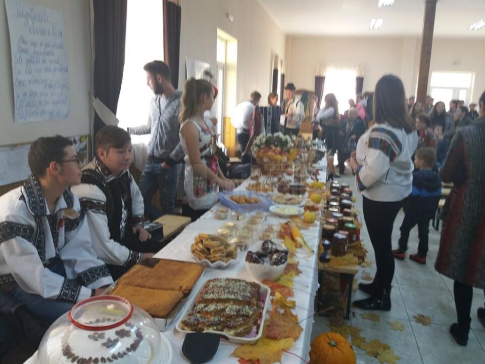 Festivalul „Sărbătorim toamna” la Liceul Pârteștii de Jos, la a IV-a ediție