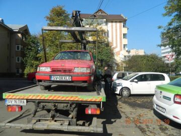 157 de vehicule abandonate, ridicate de pe străzile Sucevei de la începutul anului