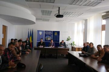 Proprietarii școlilor de șoferi din județ nu sunt de acord cu mutarea examenului practic pentru permis la Suceava