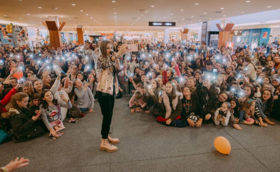 Iuliana Beregoi la Iulius Mall Suceava