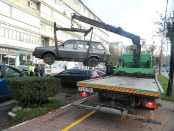 157 de vehicule abandonate, ridicate de pe străzile Sucevei de la începutul anului