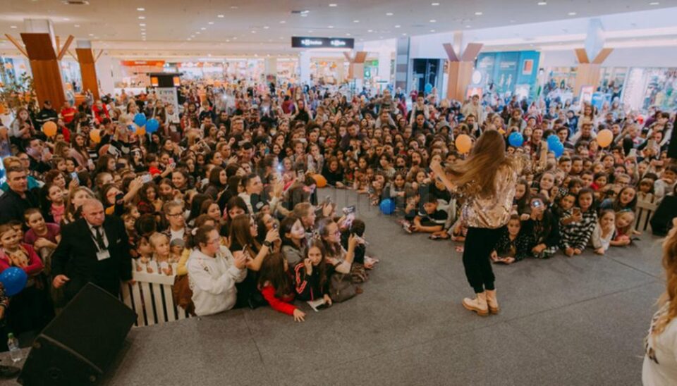 Iuliana Beregoi la Iulius Mall Suceava
