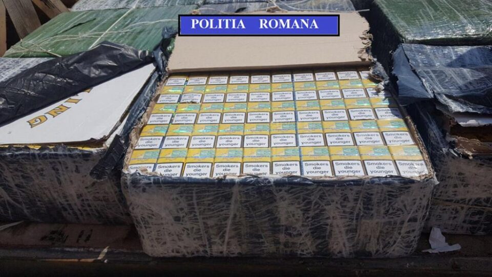 Peste 13.000 de pachete cu țigări de contrabandă au fost capturate de polițiști în câteva ore