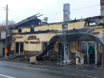 Intreaga cladire a fost distrusa in urma incendiului violent izbucnit in timpul noptii