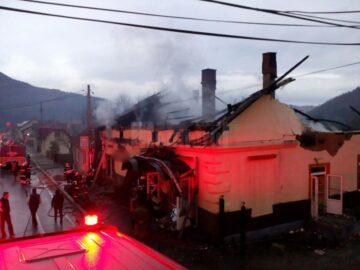 Incendiu in centrul comunei Vama