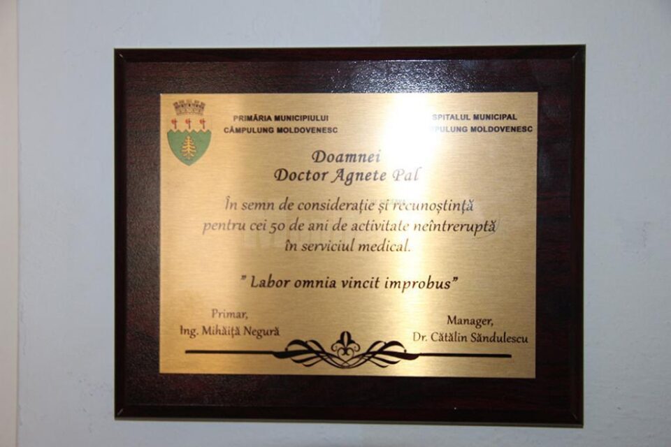 O plachetă în semn de recunoștință a fost amplasată în secția Pediatrie a spitalului