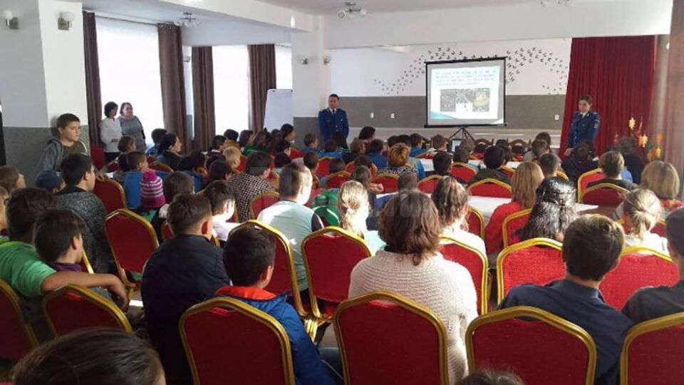 Activități preventiv - educative pentru elevii de la Centrul Școlar pentru Educație Incluzivă Suceava