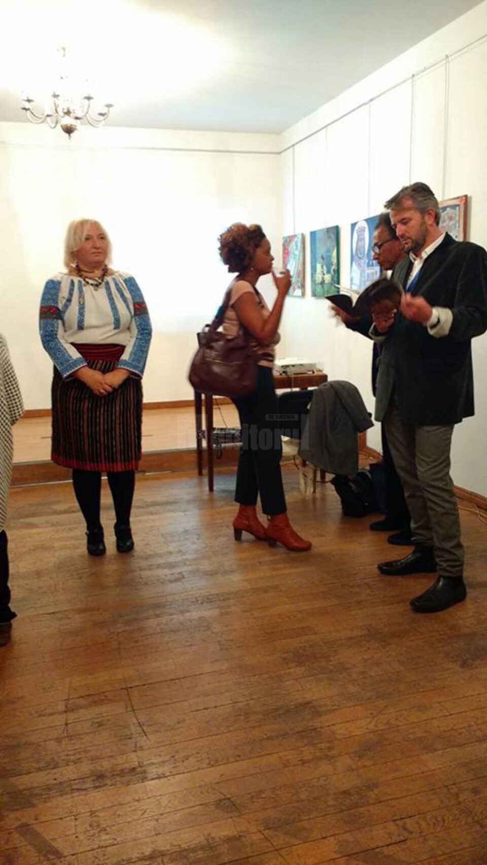 Dramaturgul Matei Vișniec a participat la deschiderea expoziției ”Culorile Bucovinei”, la Paris
