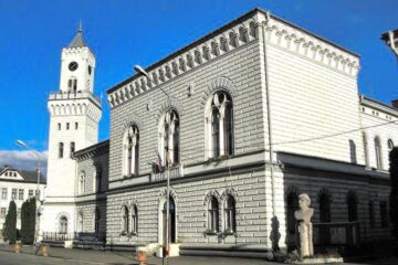 Primăria Vatra Dornei are conturile blocate din cauza proiectului "Utilități și mediu"