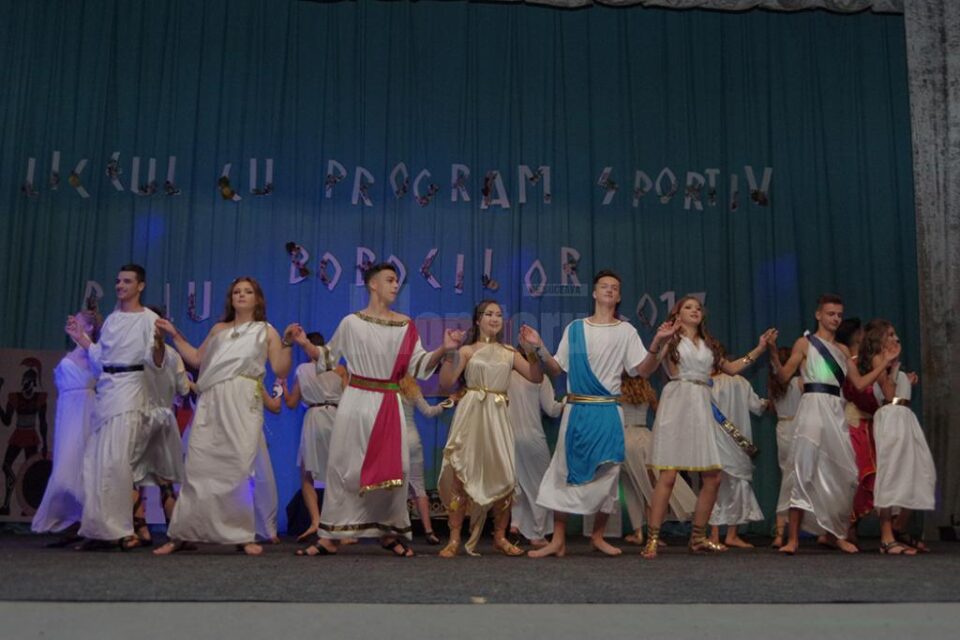 Liceul cu Program Sportiv a reînviat Grecia antică, la Balul Bobocilor