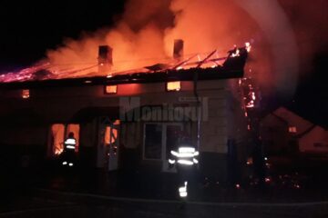 Pompierii au avut nevoie de aproape șapte ore de intervenție până la lichidarea totală a incendiului