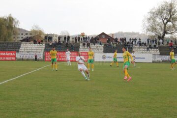 Foresta s-a impus cu 1 - 0 pe terenul Pandurilor. Foto MIRCEA OGLINDOIU